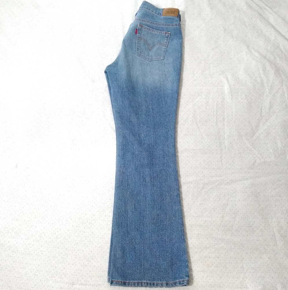 Levi's Bootcut 515 Jeans - Picture 5 of 10